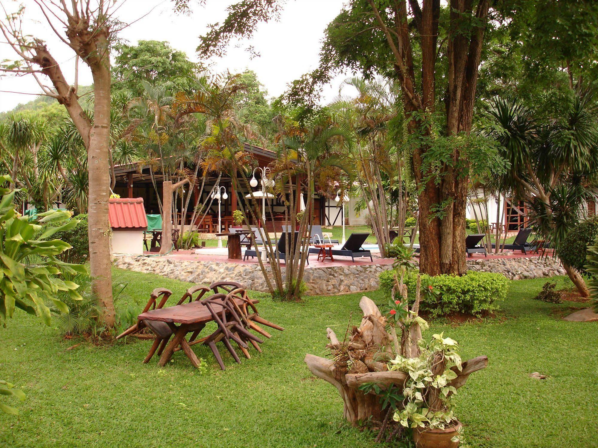 Eco Valley Lodge Pak Chong Extérieur photo